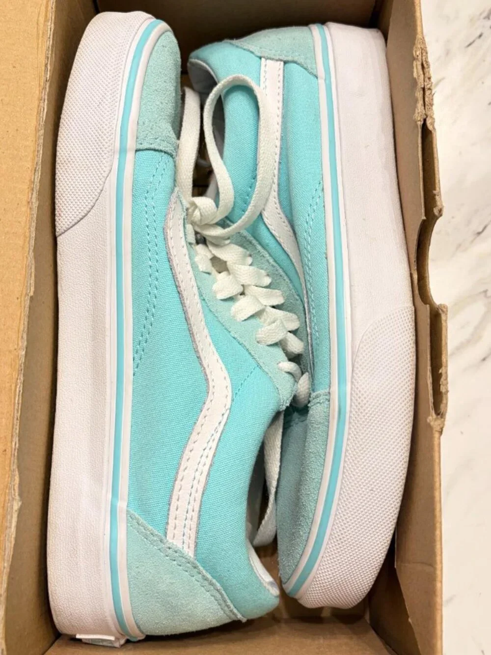 Classic Old Skool Vans in Aruba Blue / Tiffany Blue Women's Size 6.5